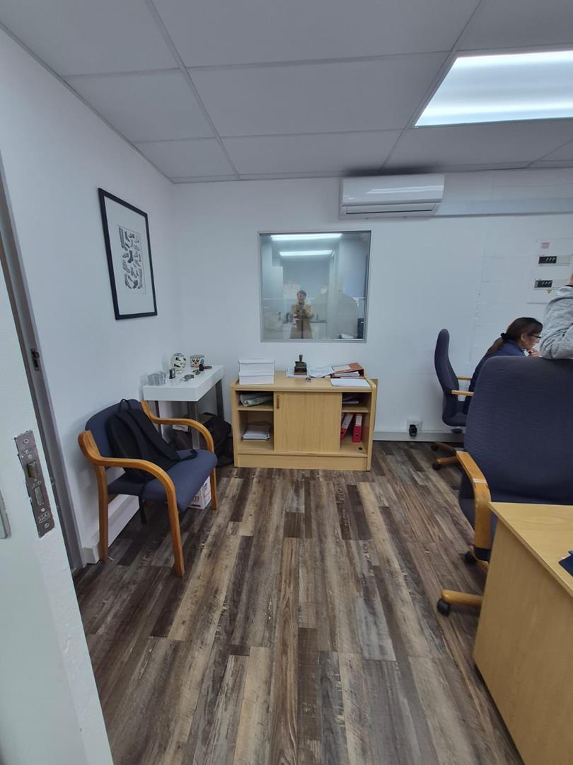 To Let Commercial Property for Rent in Pinelands Western Cape